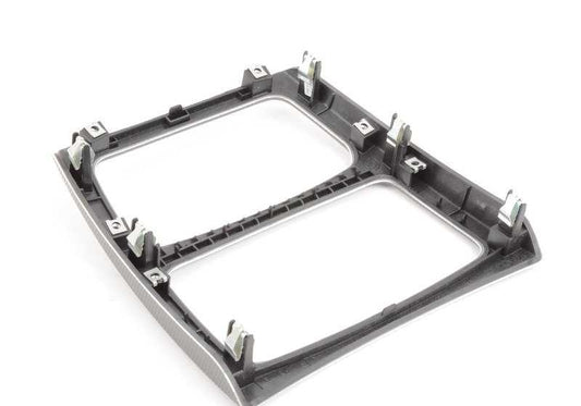 Embellecedor tapa compartimento central OEM 51168049071 para BMW E92 316i, 318i, 320d. Acabado en color aluminio Glaciersilber. Original BMW.