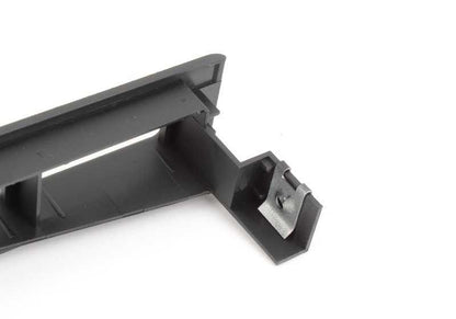 Black Central Black Central OM 51168247705 for BMW E38 728i, 728il, 725TDS. Compatible with models with automatic and manual change. Original BMW.