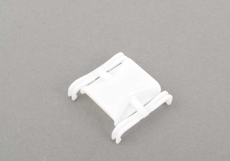 OEM fixing clip 51328164788 for BMW E39, E38. Original BMW.