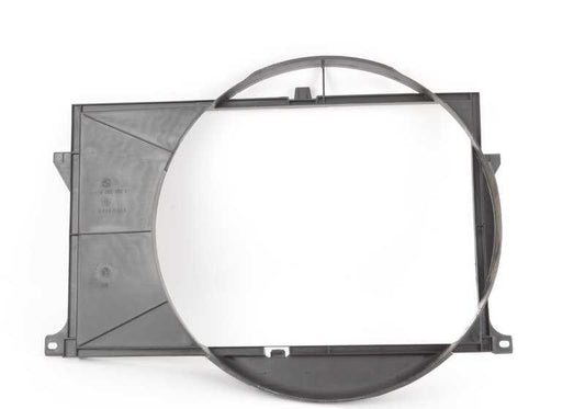 Carcasa del ventilador OEM 17111709392 para BMW E32. Compatible con todos los modelos aplicables de la serie E32. Original BMW.