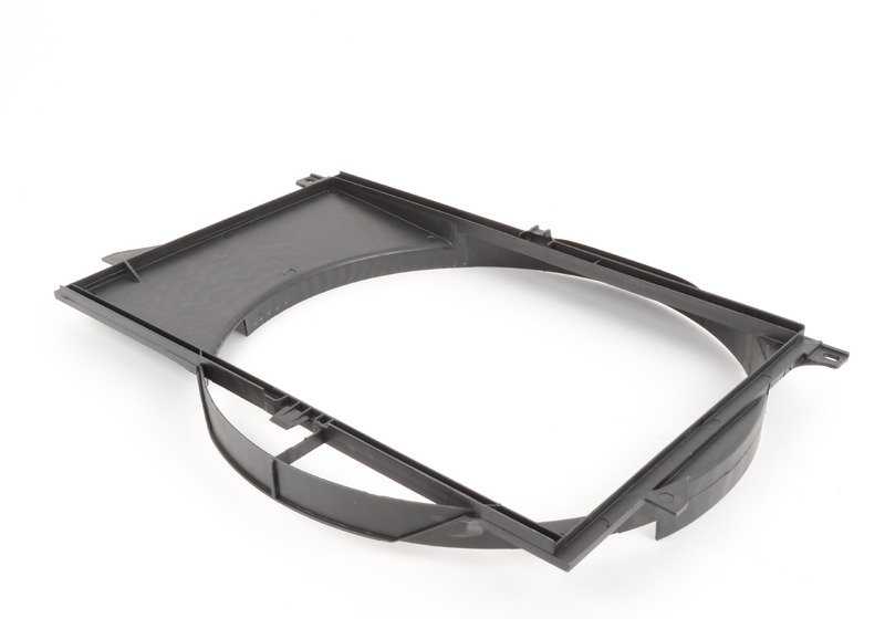 Carcasa del ventilador OEM 17111709392 para BMW E32. Compatible con todos los modelos aplicables de la serie E32. Original BMW.
