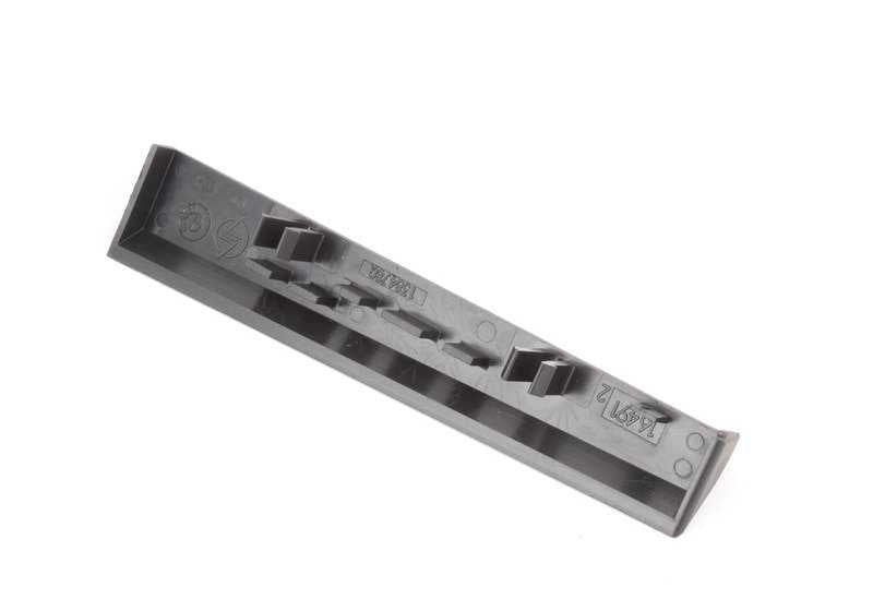 Embellecedor derecho OEM 65811384780 para BMW E34. Original BMW.