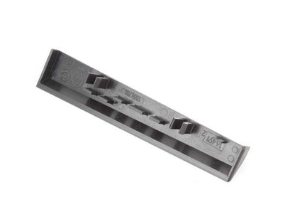 Embellecedor derecho OEM 65811384780 para BMW E34. Original BMW.
