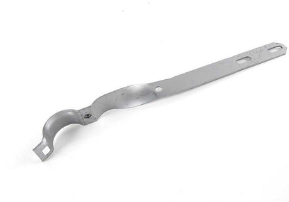 Soporte de escape OEM 18311728235 para BMW E36, E39, Z3. Compatible con modelos 320i con motor M50 y M52. Ideal para fijación del sistema de escape. Pieza original BMW.