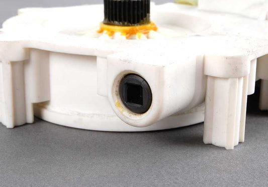 Motor elevalunas delantero izquierdo OEM 67628360511 para BMW Serie 5 E39, Z8 E52. Original BMW.