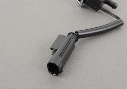 Boquilla del limpiaparabrisas cromada OEM 61667054447 para BMW E60, E61, E63, E64. Original BMW.