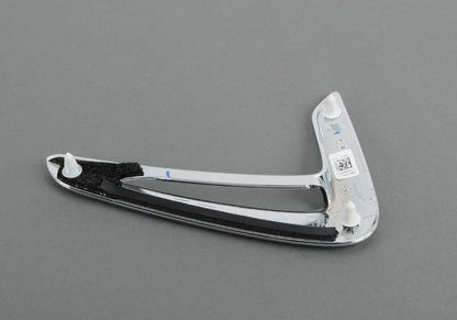 Conducto de aire lateral izquierdo OEM 51747294825 para BMW F32, F33, F36. Original BMW.