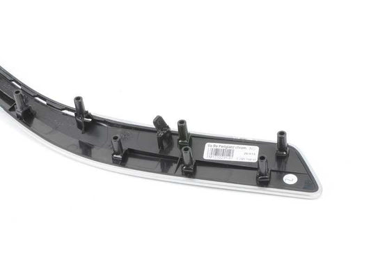 Moldura decorativa delantera derecha OEM 51417389534 para BMW F32, F33, F82, F83. Original BMW.