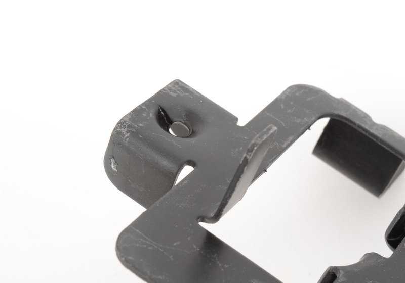 Soporte para módulo de luz Xenon derecha OEM 63126907424 para BMW E39 (520d, 520i). Compatible con modelos fabricados entre 1996 y 2003. Recambio original BMW.