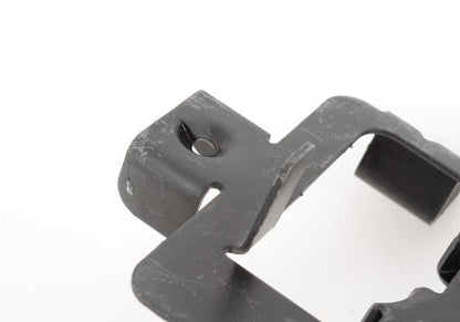 Soporte para módulo de luz Xenon derecha OEM 63126907424 para BMW E39 (520d, 520i). Compatible con modelos fabricados entre 1996 y 2003. Recambio original BMW.