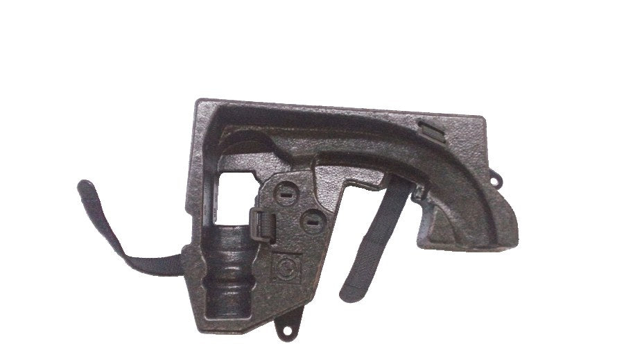 Bandeja soporte bola remolque OEM 71606790374 para BMW X1 E84. Accesorio original BMW.