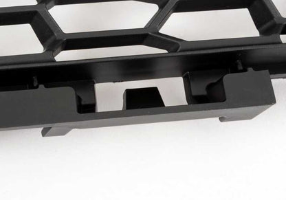 Rejilla entrada de aire derecha OEM 51118050348 para BMW F06, F12, F13. Compatible con modelos 640d, 640i con tracción trasera y xDrive. Original BMW.
