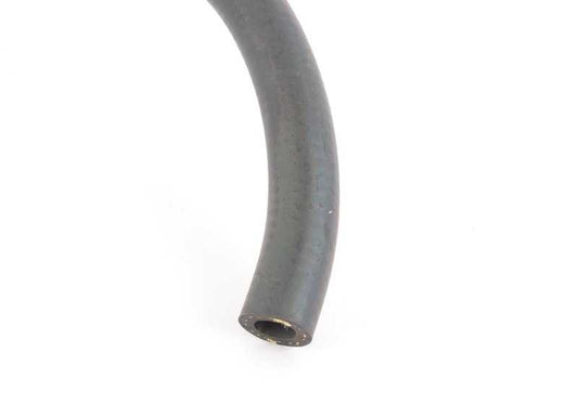 Tuyau d'eau OEM 13541705568 pour BMW E30 et E28. Ils mènent un réfrigérant et vide du moteur. BMW d'origine.