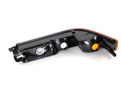 Tira de luz trasera izquierda OEM 63111383945 para BMW E31. Original BMW.