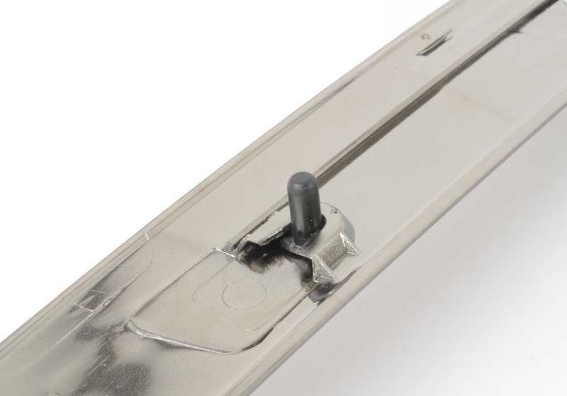 Capa decorativa direita para BMW Série 5 E39 (OEM 51452694098). BMW originais.