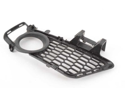 Links vordere Stoßstange OEM 51118054155 für BMW F30, F31, F35, F35N. Originales BMW -Stück, perfekt, um das zerbrochene oder abgenutzte Raster der vorderen Stoßfänger zu ersetzen.