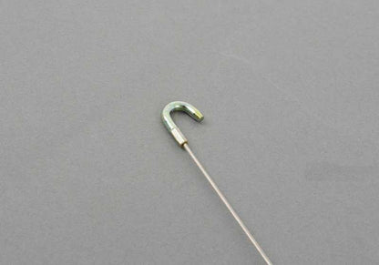 Cable tirador izquierdo OEM 51218117723 para BMW E34. Pieza del sistema de apertura de puerta delantera. Original BMW.