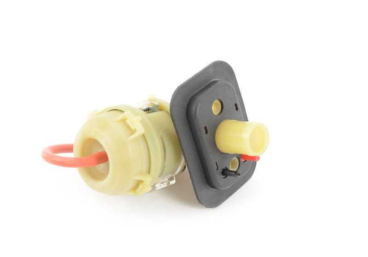 Válvula de água OEM 64111376321 para BMW E23 {728, 728i, 730, 732, 733i}. Compatível com modelos com motor M30 fabricado entre 1977 e 1982. Substituição original da BMW.