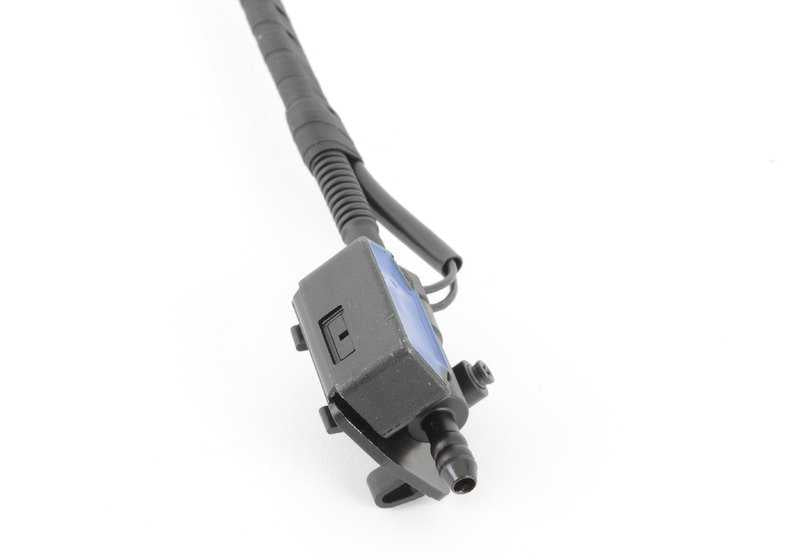 Cadena de toberas limpiaparabrisas OEM 61667367464 para BMW F32, F32N, F33, F33N, F36, F36N, F82, F82N, F83, F83N. Original BMW.