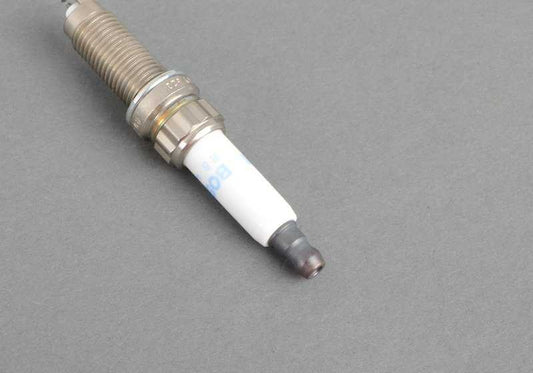 Punta de alta potência de alta potência para BMW F87, F80, F82, F83, F10, F06, F12, F13, F26, F85, F86 (OEM 12120039634). BMW original.