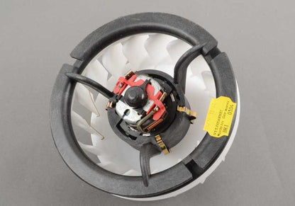 Ventilador calefacción OEM 64111357890 para BMW E9 {2.5 CS, 800 CS, 3.0 CSL, 3.0 CSi}. Compatible con modelos fabricados entre 1968 y 1975. Pieza original BMW.