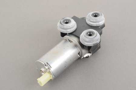 Bomba de agua adicional OEM 64118369806 para BMW Serie 1 E87, Serie 3 E46, E90, E91, E92, E93, Z4 E85, E86... y más. Original BMW.