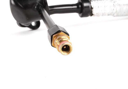 Tubo de aspiración del evaporador al compresor OEM 64538371321 para BMW E39 535i y 540i. Conecta el A/C correctamente. Original BMW.