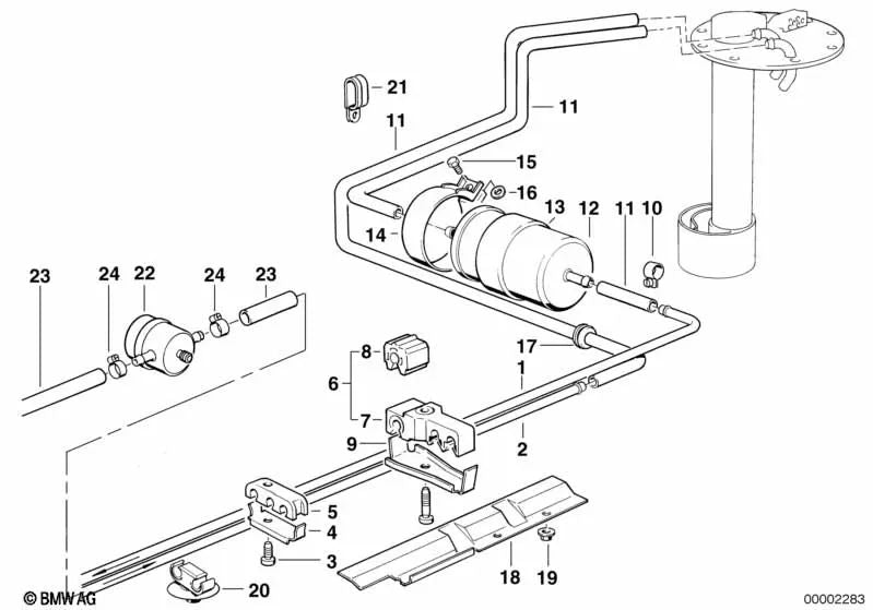 Tubo di alimentazione per la serie BMW 7 E32 (OEM 16121179381). BMW originale.