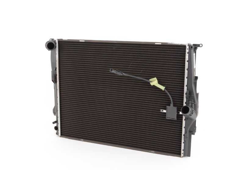 Radiador de refrigerante OEM 17117566339 para BMW E82, E88, E90, E92, E93. Original BMW.