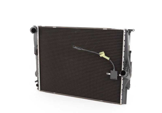 Radiador de refrigerante OEM 17117566339 para BMW E82, E88, E90, E92, E93. Original BMW.