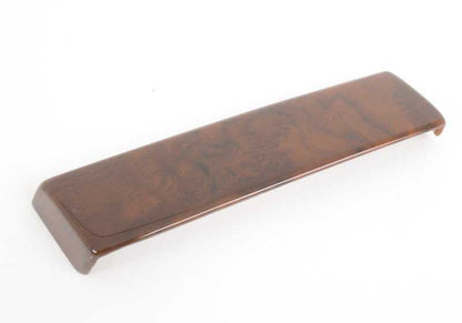 Moulage en bois pour le tableau de bord gauche OEM 51458211427 pour la série BMW 5 E39. Finition en noyer (Nussbaum). BMW d'origine.