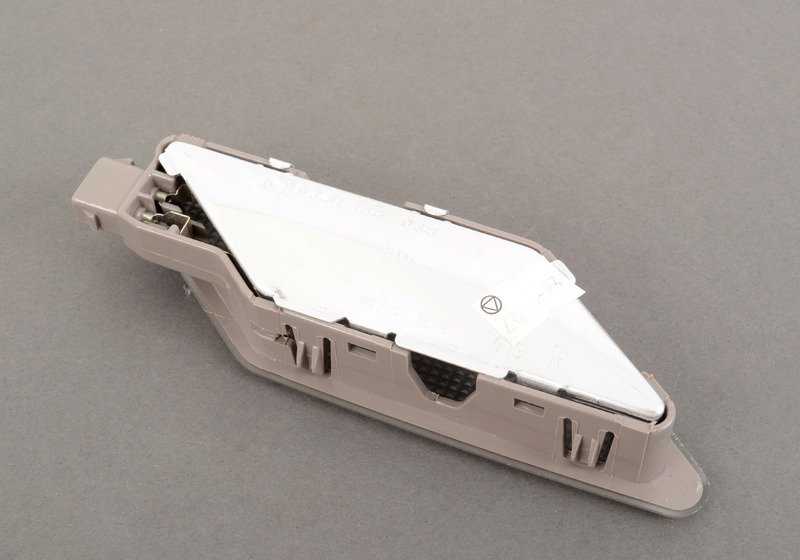 Luz interior trasera derecha OEM 63312254402 para BMW E36 (todos los modelos compatibles). Original BMW.