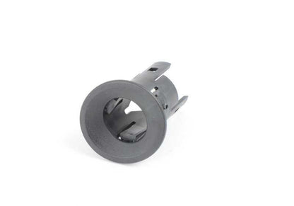 Soporte sensor PDC trasero exterior derecho OEM 51113402840 para BMW E83. Original BMW.