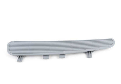 Rejilla de ventilación derecha para bandeja de maletero OEM 51468204322 para BMW E39 520d, 520i {todos los modelos compatibles}. Color gris. Original BMW.