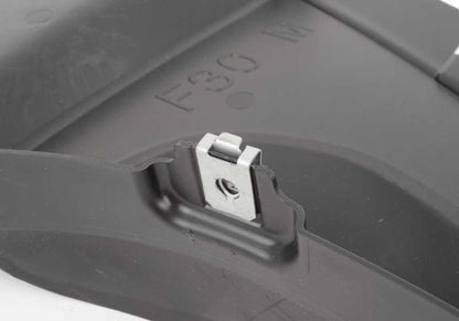 Cubierta inferior derecha OEM 51718055020 para BMW Serie 3 F30, F30N, F31, F31N, F35, F35N. Pieza original BMW.
