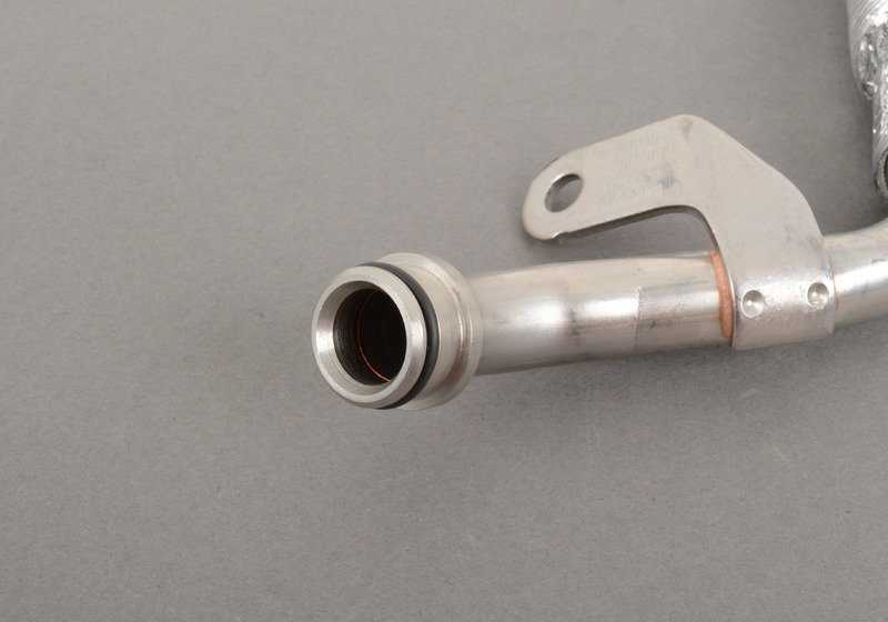 Tubo de retorno de aceite OEM 11427563711 para BMW E60, E61. Original BMW.
