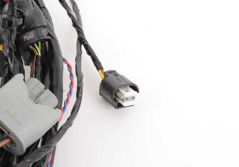 Cableado de reparación delantero derecho OEM 61129238717 para BMW E90, E91, E92, E93. Original BMW.