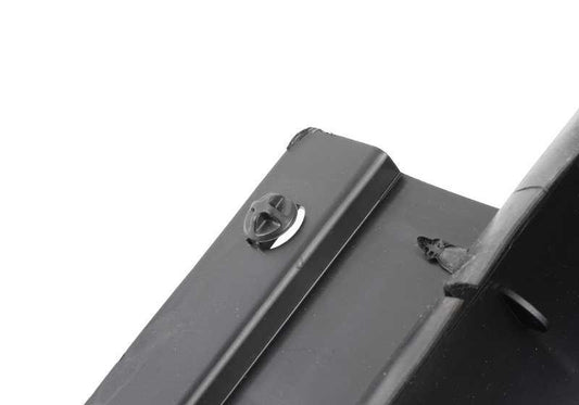 Guía de aire del radiador delantero izquierda OEM 51748054265 para BMW F80, F80N, F82, F82N, F83, F83N. Pieza original BMW. Ideal para canalizar el aire hacia el radiador y mejorar la refrigeración.