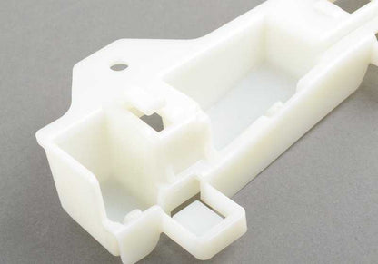 Soporte izquierdo OEM 51778054315 para BMW F80, F80N, F82, F82N, F83, F83N. Pieza original BMW.