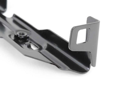Soporte superior izquierdo del radiador adicional OEM 51648055671 para BMW F80, F82, F83. Original BMW.