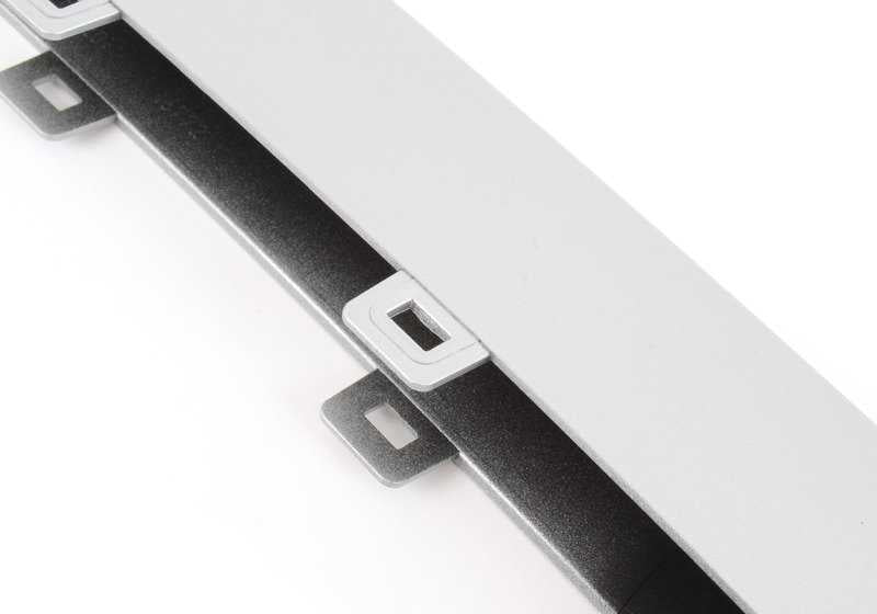 Moldura decorativa central OEM 51117303759 para BMW X1 E84 (LCI desde 07/2012). Pieza original BMW.
