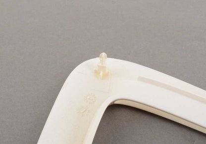 Conducto de aire lateral delantero izquierdo (imprimado) OEM 51747381993 para BMW F32, F33, F36. Original BMW.