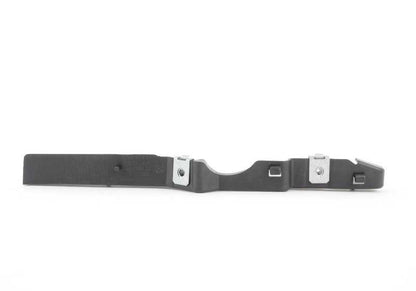 Soporte cubrecárter izquierdo OEM 51758056191 para BMW F87, F80, F82, F83. Original BMW.