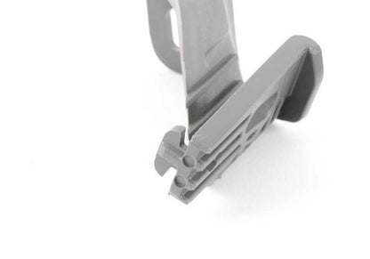 Soporte de faro derecho para BMW F80, F80N, F82, F82N, F83, F83N (OEM 51648054326). Original BMW
