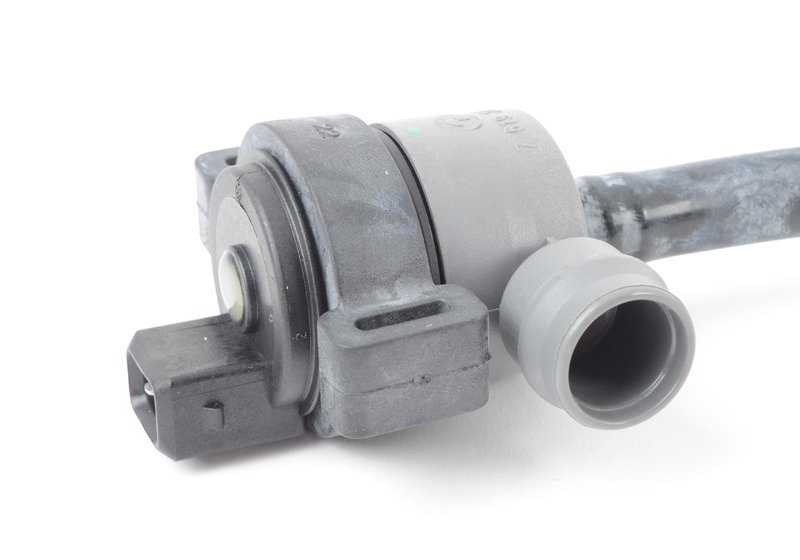 Válvula de ventilación del depósito con tubo OEM 13907619297 para BMW F07, F10, F11, F12, F13, F01, F02, F04, E70, E71, E72. Original BMW.
