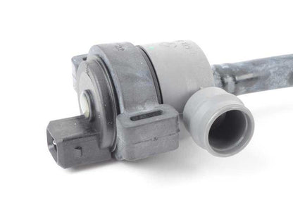 Válvula de ventilación del depósito con tubo OEM 13907619297 para BMW F07, F10, F11, F12, F13, F01, F02, F04, E70, E71, E72. Original BMW.