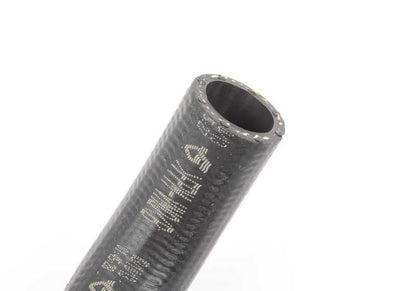 Tubo recirculación turbo OEM 13717594399 para BMW X5 E70 (MGY01, MGY02, MGY03) y BMW X6 E71 (GZ01, GZ02, GZ03). Compatible con motor S63. Original BMW.