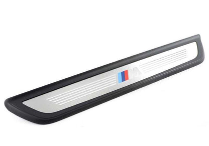 Embellecedor de entrada delantero M OEM 51478053575 para BMW Serie 6 F06, F06N. Original BMW.