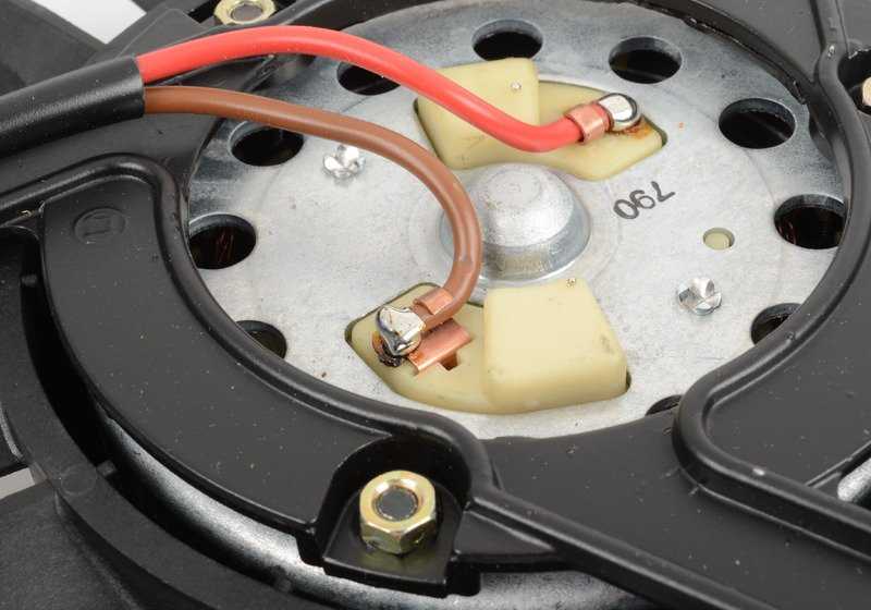 Fan para BMW E21, E12, E24 (OEM 17401361556). BMW original.