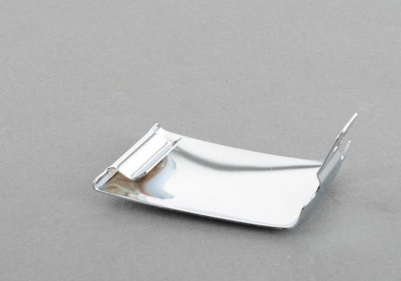 Tapa embellecedora izquierda OEM 51111888269 para BMW E30. Pieza original BMW. Compatibilidad: Serie 3 E30.